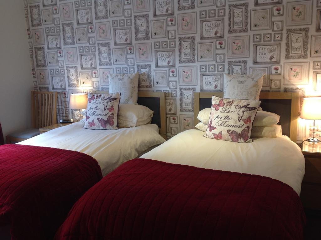 Dunroamin Bed And Breakfast อาวีมอร์ ภายนอก รูปภาพ